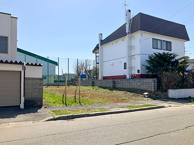 【【現地写真】】解体費用の掛からない更地です。お引渡し後はスムーズに理想の住まいづくりを始められます。
(2026年4月撮影)