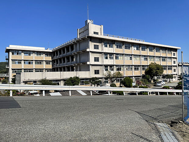 大門中学校(約1,500m)