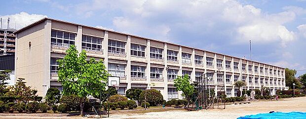 連尺小学校