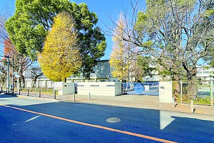 第三中学校（現地より徒歩18分） 約1390m