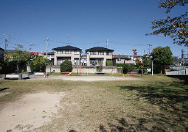 篠堤公園（現地より徒歩7分）