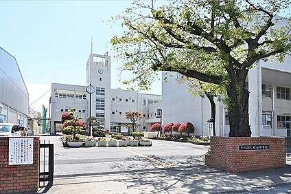 大谷中学校（現地より徒歩9分） 約700m