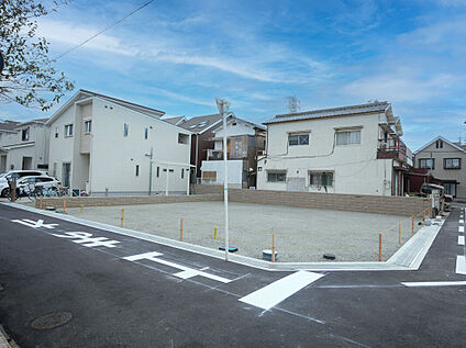 【前面道路含む現地写真】