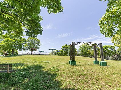 野外活動センター体力づくり広場 約720m(徒歩9分)