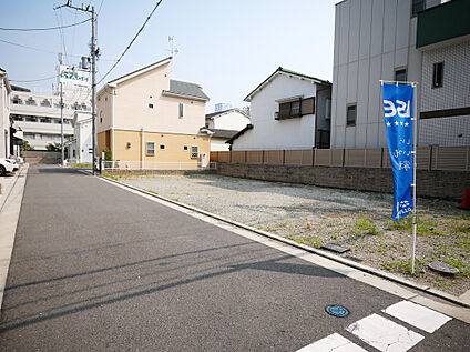 【前面道路含む現地写真】