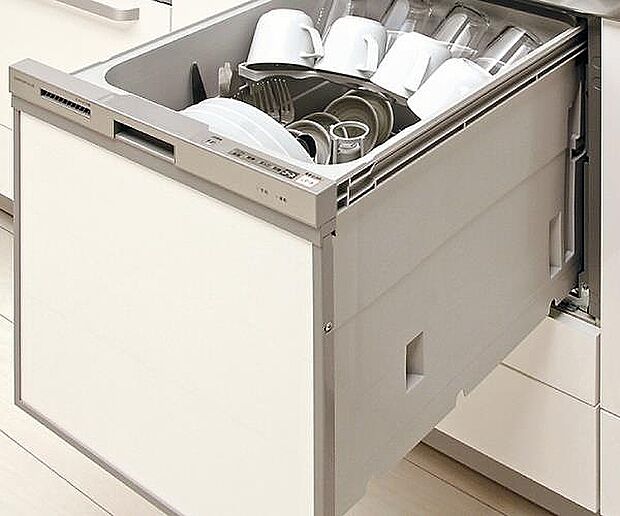 【【クリナップ】食器洗い乾燥機】ビルトインタイプ食器洗い乾燥機なら、カウンター上はいつもすっきりで、今まで手洗いにかけていた時間をご家族との時間に使えます。