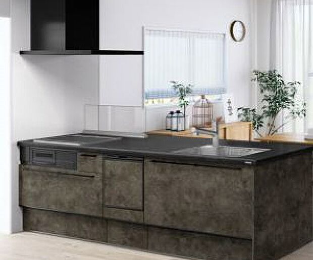 【【クリナップ】システムキッチン】家族でのコミュニケーションがとれる対面型システムキッチンです。横一列にシンクとコンロをまとめたシンプルな形です。動きやすさとスタイリッシュなデザインが魅力です。