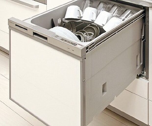 【【クリナップ】食器洗い乾燥機】ビルトインタイプ食器洗い乾燥機なら、カウンター上はいつもすっきりで、今まで手洗いにかけていた時間をご家族との時間に使えます。