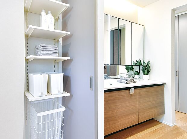 【その他画像】【独立洗面所】脱衣所と洗面所スペースをセパレートした独立洗面台。来客時なども脱衣所と分けて、洗面所を利用することができます。※画像はイメージです。実際の商品とはデザイン・仕様が一部異なります。