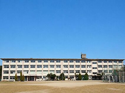 国府小学校 約2100ｍ(徒歩約27分)