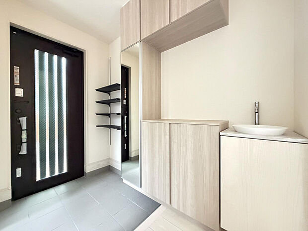 シューズボックス・可動棚・手洗器　