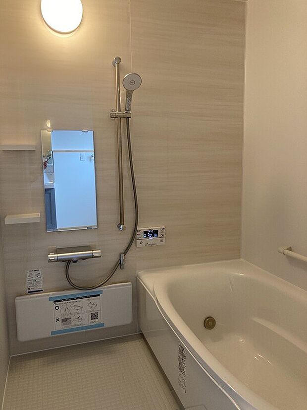 【浴室】LIXILの浴室を採用。