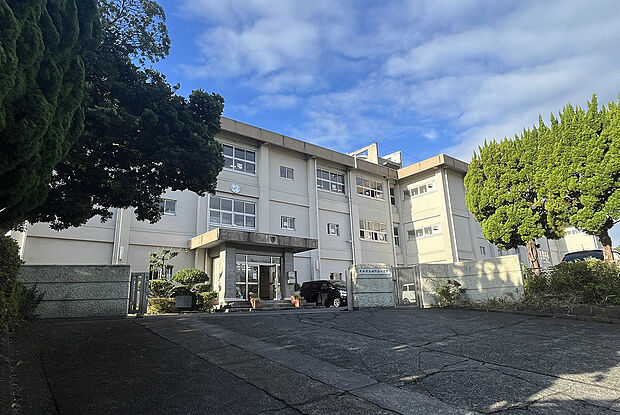 明野西小学校(約200m)