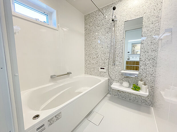 【浴室】浴室乾燥やミストサウナを標準装備。