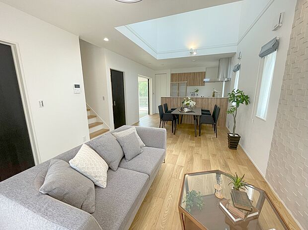 【LDK】床暖房3面を備えた広々LDK