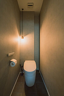 【標準仕様】オシャレで掃除がしやすいタンクレストイレ