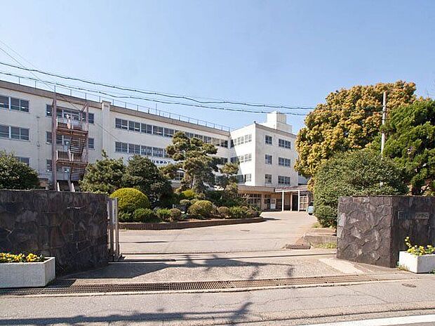 八千代市立八千代中学校(約710m)