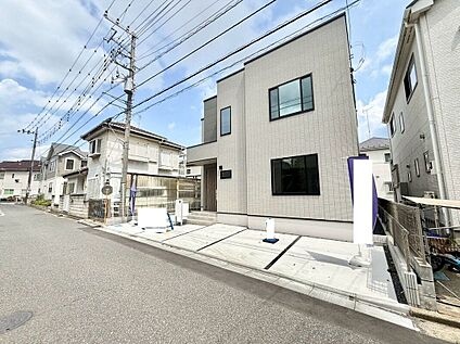 前面道路含む外観