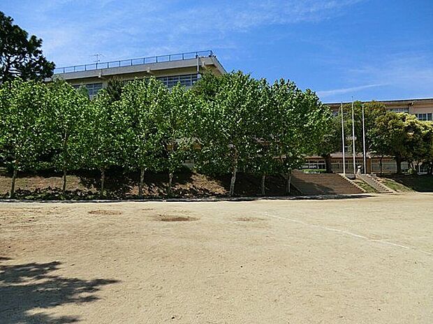 八千代市立大和田中学校(約1,380m)
