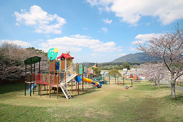 ふれあいの森総合公園（約2,550m）