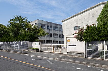 堺市立東深井小学校 約280m~300m(徒歩4分)