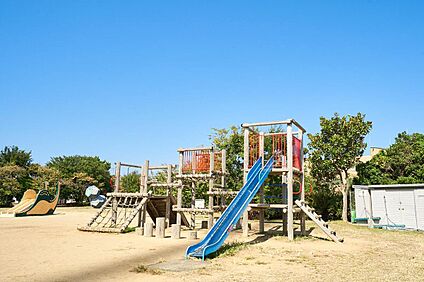 鴨公園 560ｍ～610ｍ(徒歩7分～8分)