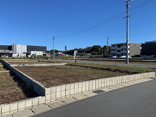 落ち着いた住環境が広がる分譲地♪
建築条件やプランのご相談もお気軽にお問合せください！