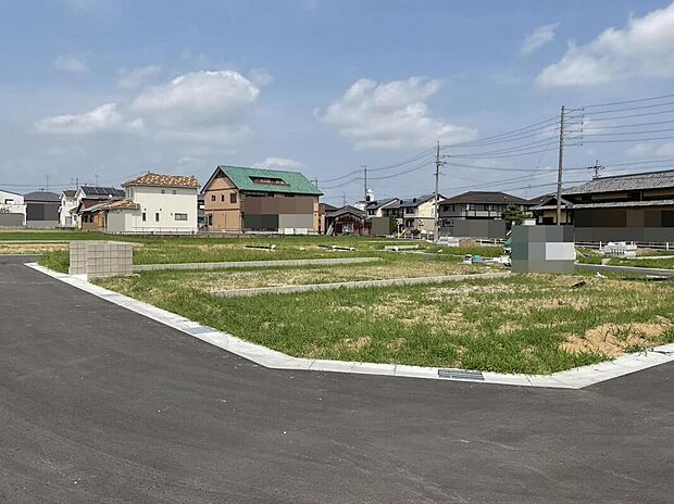 この街で暮らしたくなる魅力が満載。利便性と自然、周辺環境の心地よさは写真や文章では伝えきれません。日々の動線や採光、周辺施設との距離感まで、ぜひ現地でご体感ください。