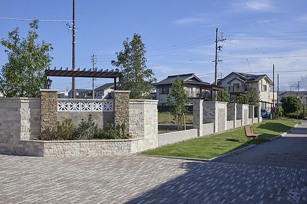 分譲地南側が遊歩道と隣接した閑静な住宅街、暮らしの未来を育む街。