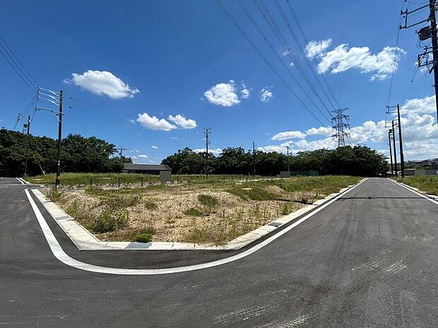 区画が整備された分譲地で、建物プランも検討しやすく理想の住まいづくりが叶います。