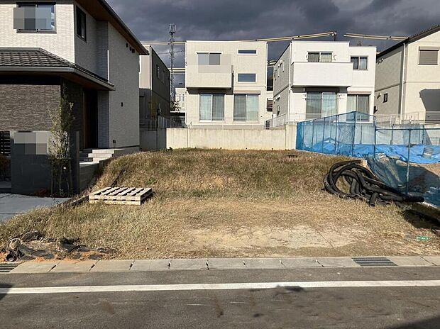 南垂れ、明るい日ざしが届く街区は、セキュリティもしっかり考慮したランドプランをもとに形成。