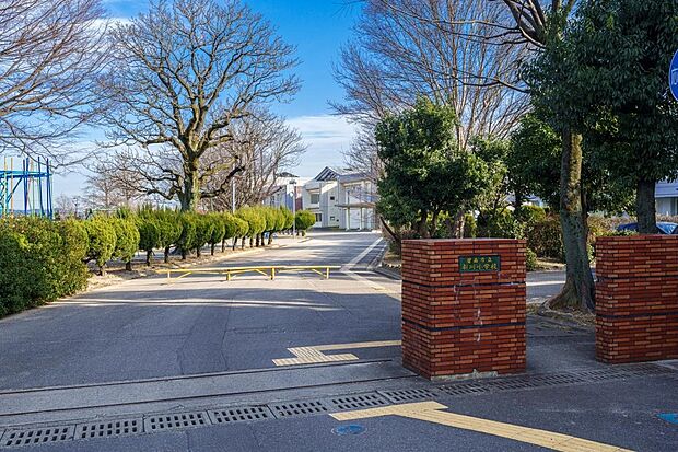 碧南市立新川小学校（約1,732m）