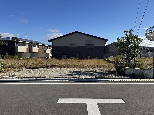 【現地外観写真】この場所から、理想の暮らしが始まります♪
のびのび暮らせる、家族にやさしい住環境◎！