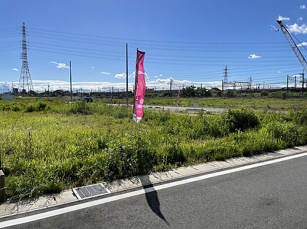 【区画５】コンビニまで徒歩6分の便利な立地。ちょっとしたお買い物や急なお買い物にもすぐに対応でき、忙しい毎日をサポートしてくれます。