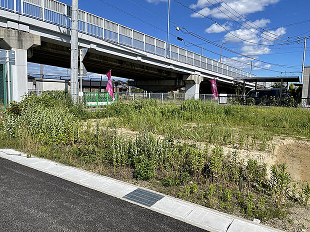 【区画５】全5区画の分譲地。落ち着いた住環境の中で、近隣との距離感もほどよく保たれ、ゆったりとした暮らしを実現できます。