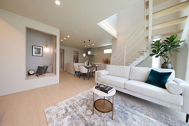 【LDK】リビングの一角に設けたヌックは、趣味や読書、在宅ワークなど、多彩な使い方ができる心地よい空間に仕上がっています。※掲載の写真は、一部CG合成を施しています。