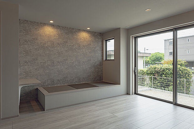 LDKの一角に設けたタタミコーナーとカウンターが、暮らしにゆとりをプラスしてくれます。(1号棟)