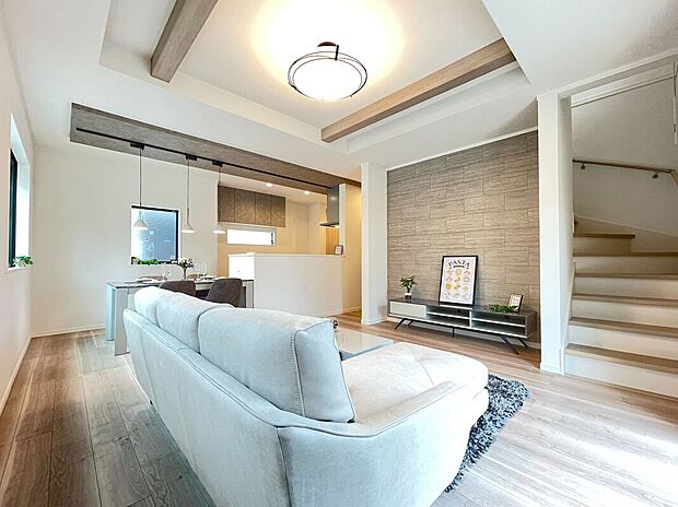 【【弊社プラン例:リビング】】お手持ちの家具の配置から、購入予定の家具サイズ、レイアウトを想定した設計まで、きめ細やかな設計を進めていきます。
※画像にはオプション商品も含まれております。