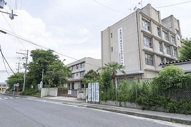 大津市立瀬田中学校(約1,970m)