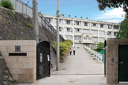 東大阪市立孔舎衙中学校 400m