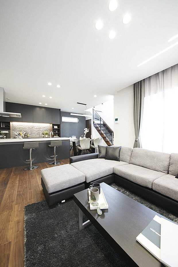 【当社モデルハウス】広々LDK、回遊動線のあるキッチン、吹き抜けリビングなどなど、お客様のご要望をお聞かせください!