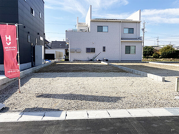 水道引き込み費用、メーター設置費用、下水道受益者負担金が別途発生いたします。
地盤改良が必要な場合、費用は別途必要になります。
敷地に電柱が入る可能性があります。
No.３～ No.４は建築条件無しでのお取り扱いも可能です。
詳しくはスタッフまでお問い合わせください。