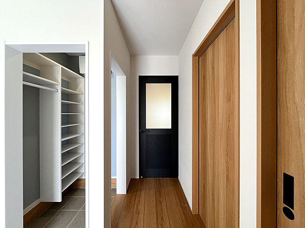 【玄関＆玄関クローク】ファミクロ活用ができる玄関前のクローゼット＆クローク