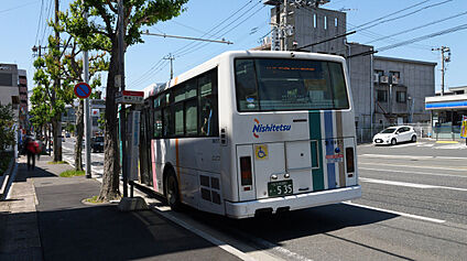 西鉄バス「熊本二丁目バス停」 現地から140m～160m。(徒歩2分。(最長))