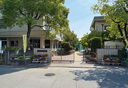 熊本市立託麻中学校 現地から2320m～2350m。(徒歩29分～30分。)