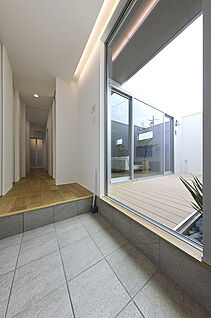 モデルハウス「シュッとした家 with ロジア」