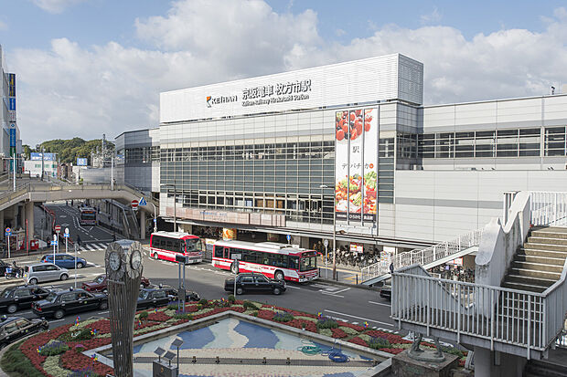京阪本線「枚方市」駅（約1,800m）