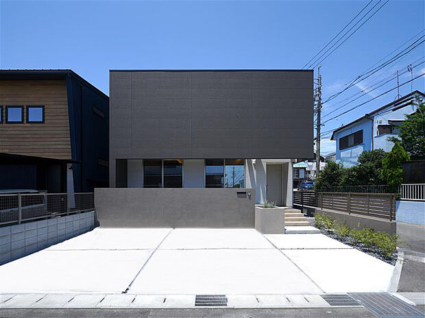 美観と性能を合わせ持つ特別な分譲住宅。