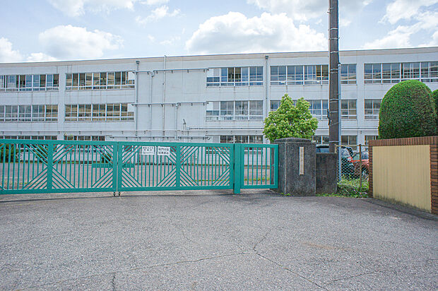 春日井市立東部中学校(約1,100m)