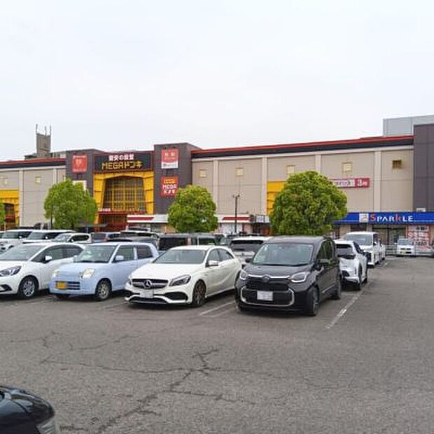 MEGAドン・キホーテUNY岐阜店（約842m）